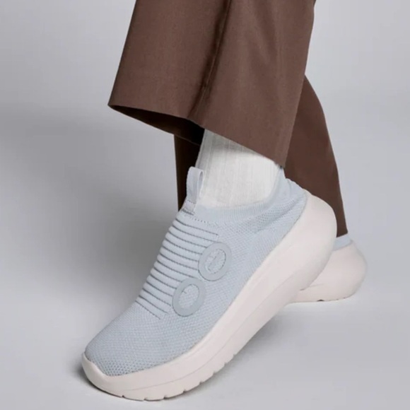 OOFOS • OO My Zen in Sky Sneakers Shoe - Picture 2 of 8